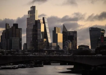 Overseas investors return to London’s offices