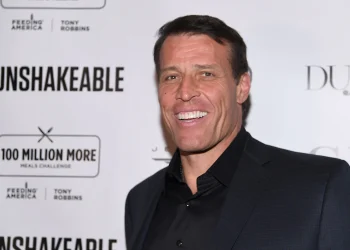 Tony Robbins net worth