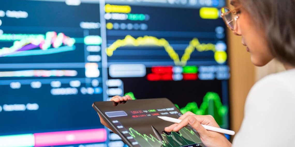 FTSE 100 Climbs Above 10,000 Points: Key Milestone and Strong 2025 Performance
