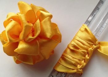 How to Make Flowers Out of Ribbon