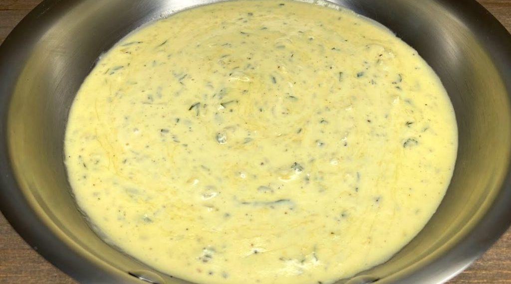 How to Make Garlic Sauce at Home