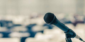 How to Introduce a Guest Speaker