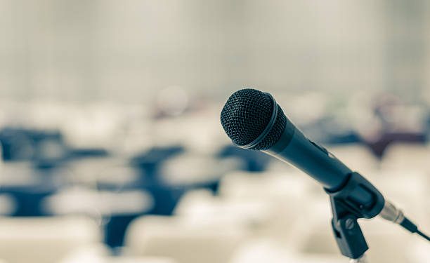 How to Introduce a Guest Speaker