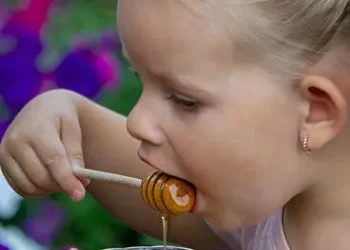 How to Introduce Honey to a Baby