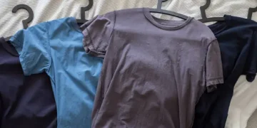 How to Avoid Hanger Bumps on T-Shirts